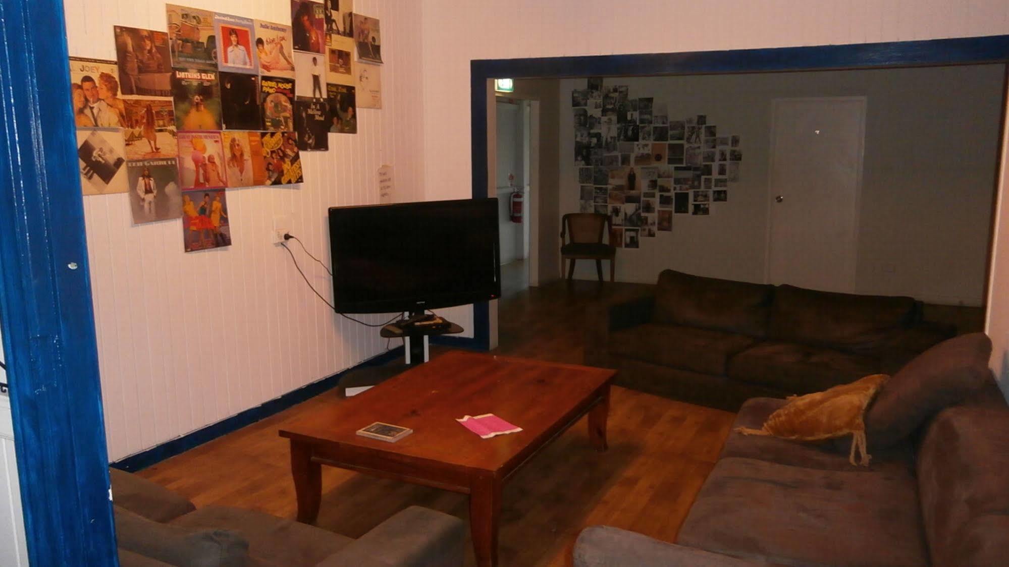 Reef Backpackers Pansiyon Cairns Dış mekan fotoğraf