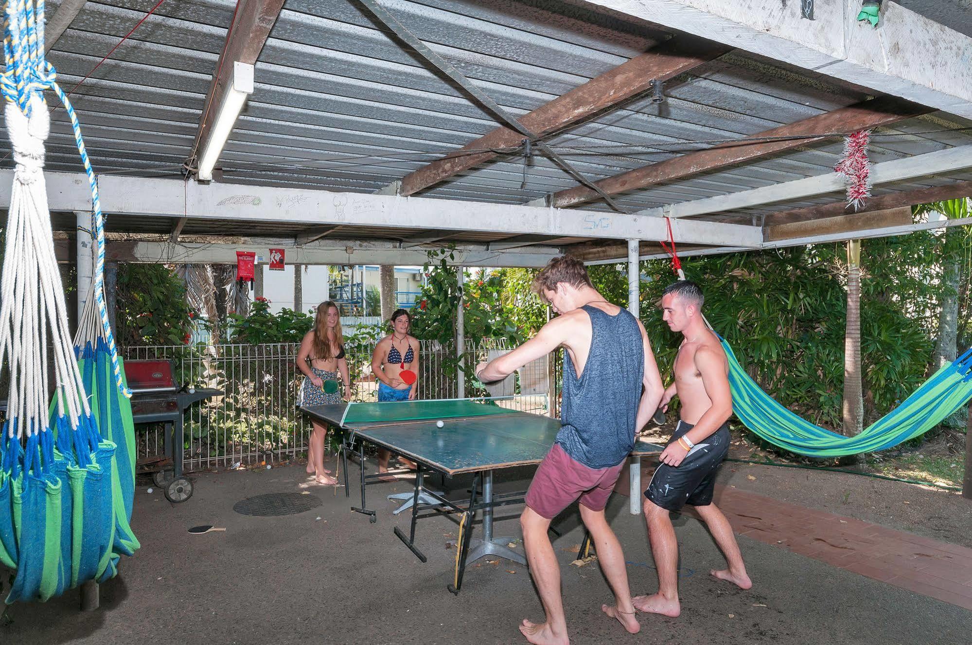 Reef Backpackers Pansiyon Cairns Dış mekan fotoğraf
