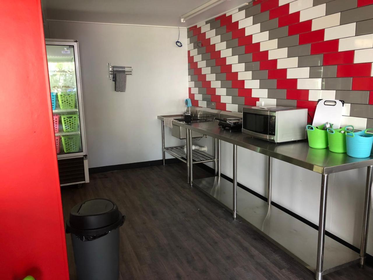 Reef Backpackers Pansiyon Cairns Dış mekan fotoğraf